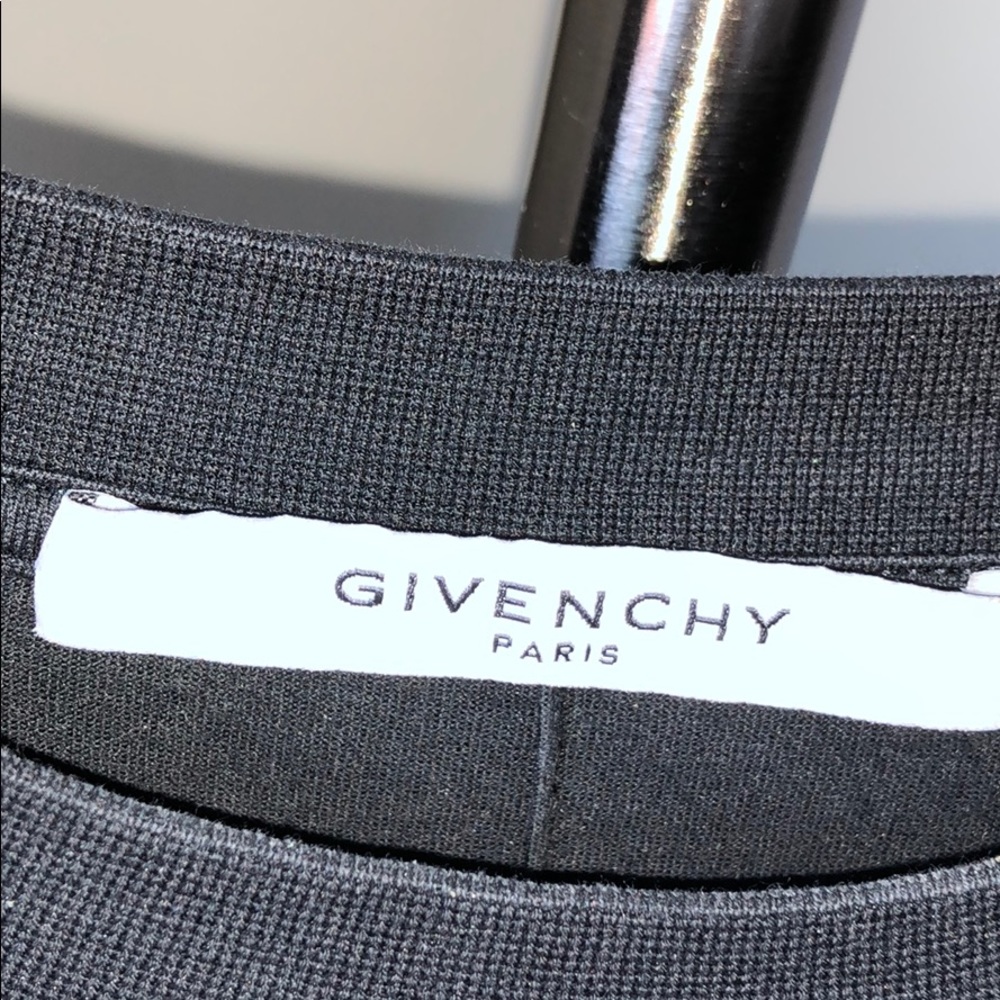 Givenchy T-Shirt - Picture 4 of 6